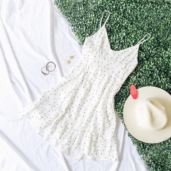 Sleeveless White With Black Polka Dots Above the Knee Sundress - Picture 8 of 8